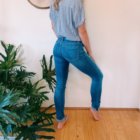 Medium wash distressed BlankNYC denim jeans - Picture 2 of 2